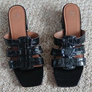 Aquatalia Harla Croc Embossed Caged Mule black Sandals size 8